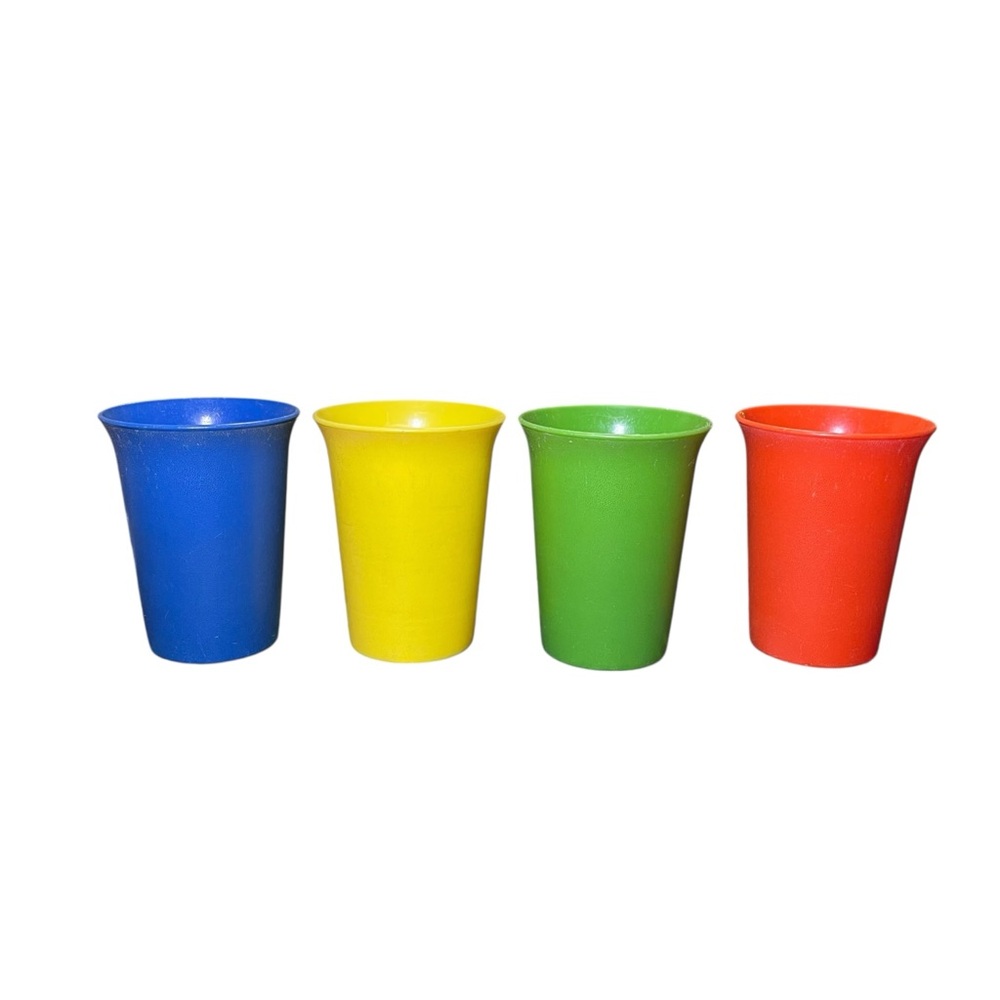 Tupperware Kids 4 Pc Set Of 7 Oz Bell Tumblers Sippy Cups Primary Colors # 109